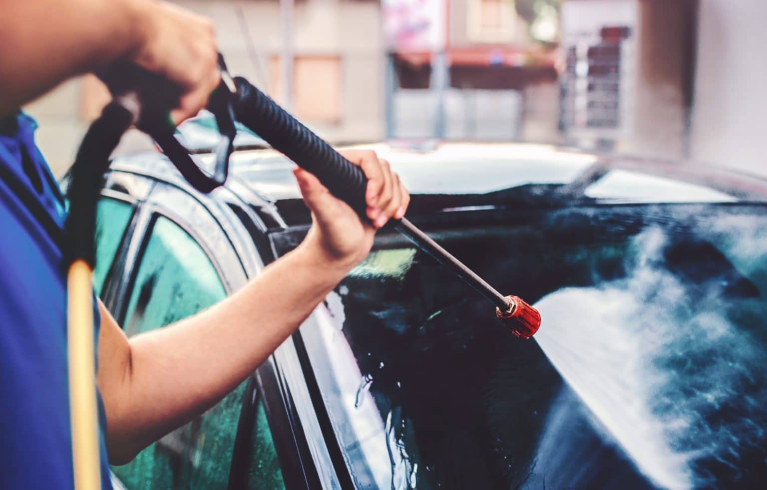 Autoreinigung mit Hochdruckreiniger