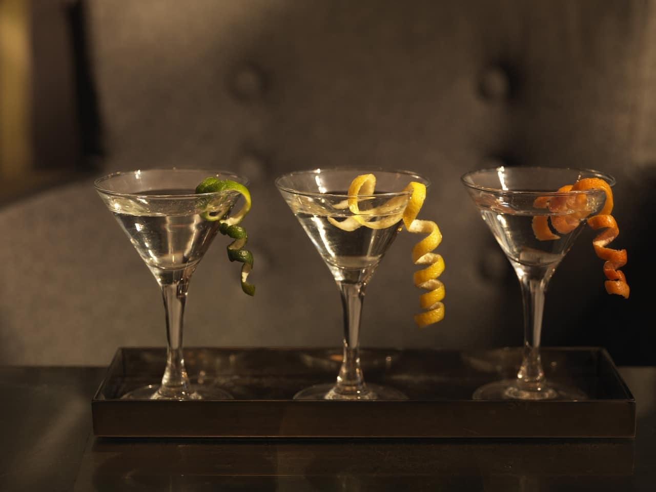 Vesper Martini mit Lillet mischen