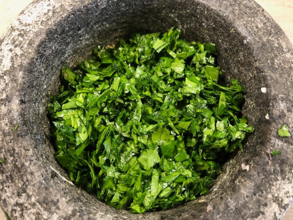 4. Gehackte Petersilie dazu