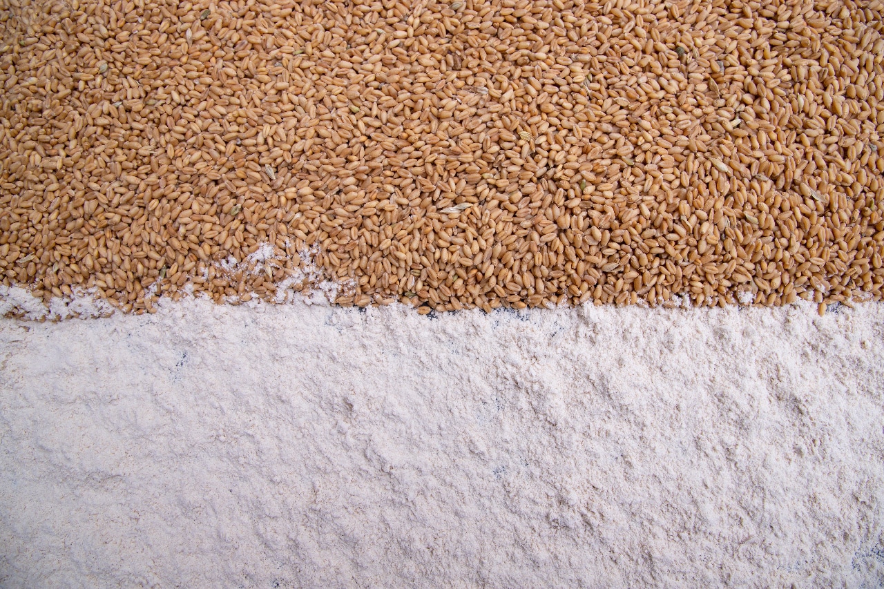 Atta-Mehl und Getreide
